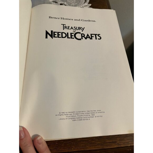 Better Homes and Gardens Treasury of Needlecraft Book - Picture 6 of 8